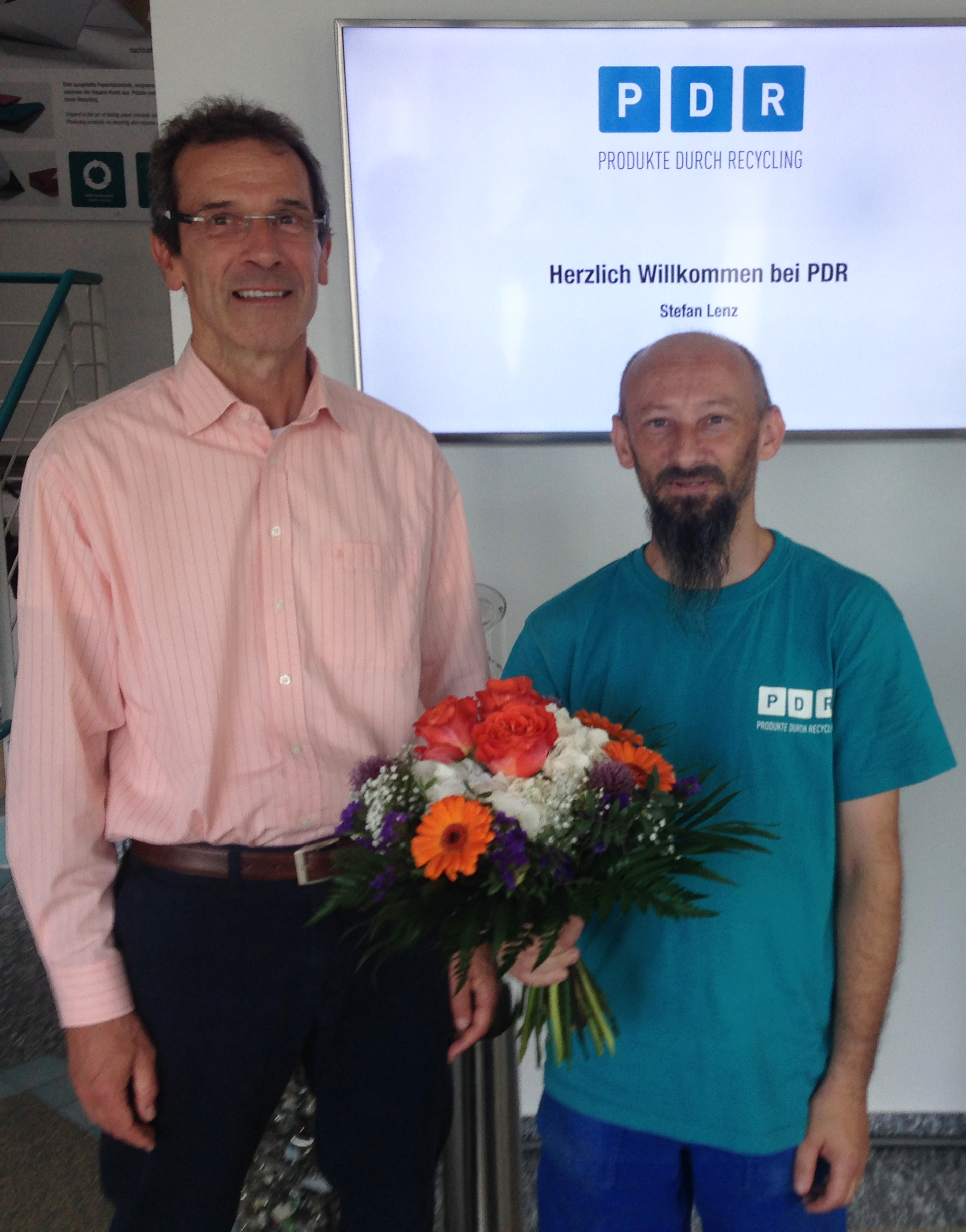 Foto von links: Dr. Thomas Hillebrand, PDR-Geschäftsführung und Betriebswerker Stefan Lenz